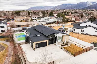 11318 S Canyon Falls Ln E, Sandy, UT 84092 - Photo 1