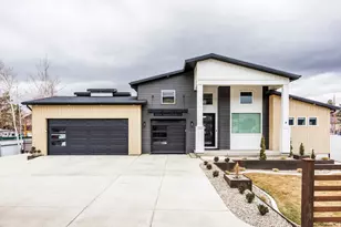 11318 S Canyon Falls Ln E, Sandy, UT 84092 - Photo 1