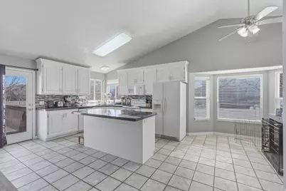 10519 S Poplar Grove Dr, South Jordan, UT 84009 - Photo 9