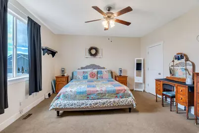 265 E Salem Park Cir, Salem, UT 84653 - Photo 15