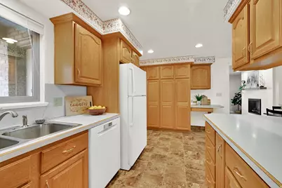 358 S 850 E, Kaysville, UT 84037 - Photo 11