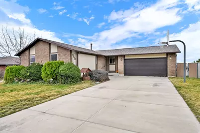 358 S 850 E, Kaysville, UT 84037 - Photo 1