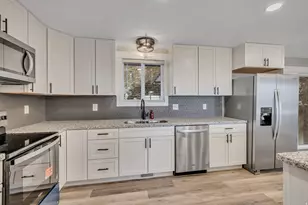 373 S Eastoaks Dr, Fruit Heights, UT 84037 - Photo 9