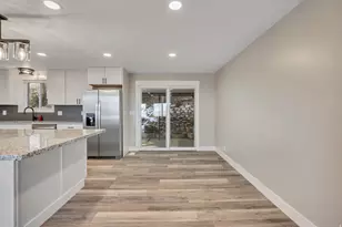 373 S Eastoaks Dr, Fruit Heights, UT 84037 - Photo 11