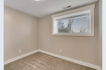 373 S Eastoaks Dr, Fruit Heights, UT 84037 - Photo 21