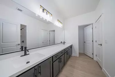 335 W 400 N, Fillmore, UT 84631 - Photo 11