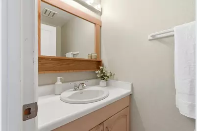 1592 E Park Pl N, Holladay, UT 84121 - Photo 9