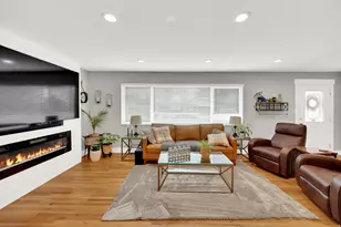 487 E 9270 S, Sandy, UT 84070 - Photo 3