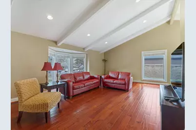 3376 E Magic View Dr S, Cottonwood Heights, UT 84121 - Photo 5