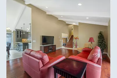 3376 E Magic View Dr S, Cottonwood Heights, UT 84121 - Photo 7