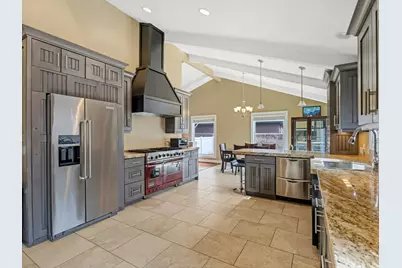 3376 E Magic View Dr S, Cottonwood Heights, UT 84121 - Photo 9