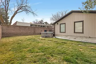 3376 E Magic View Dr S, Cottonwood Heights, UT 84121 - Photo 27