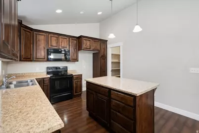 1326 E Sageberry Dr, Santaquin, UT 84655 - Photo 9