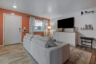 2033 E 2700 S, Salt Lake City, UT 84109 - Photo 3