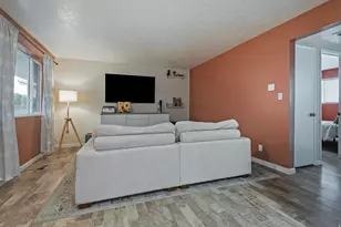 2033 E 2700 S, Salt Lake City, UT 84109 - Photo 3