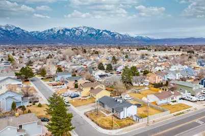 3193 W Meadow Green Way, West Jordan, UT 84088 - Photo 25