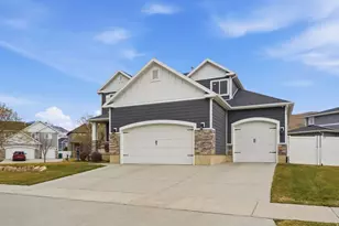 15125 S Battle Dr, Bluffdale, UT 84065 - Photo 3