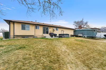 1115 W 550 S, Layton, UT 84041 - Photo 33