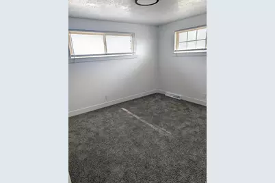 296 W 1550 N, Sunset, UT 84015 - Photo 9