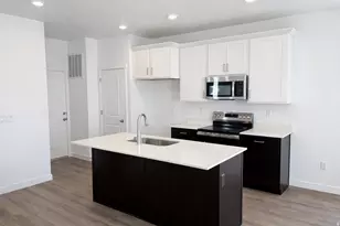 869 S Mathinlda Dr, Saratoga Springs, UT 84045 - Photo 3