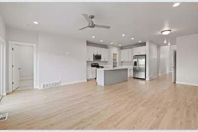 921 N Evelyn St, Farmington, UT 84025 - Photo 5