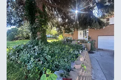 685 Lavina Dr, South Ogden, UT 84403 - Photo 3