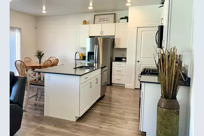 1231 S Red Cliff Dr, Santaquin, UT 84655 - Photo 5