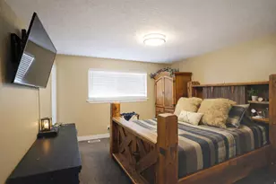 10564 S Weeping Willow Dr E, Sandy, UT 84070 - Photo 11