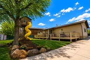 10564 S Weeping Willow Dr E, Sandy, UT 84070 - Photo 23