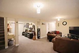 10564 S Weeping Willow Dr E, Sandy, UT 84070 - Photo 15