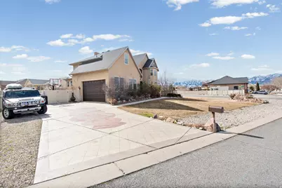 122 E Box Elder Dr, Grantsville, UT 84029 - Photo 3