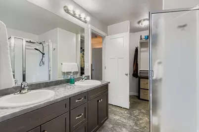 6474 S Silhouette Ln, West Valley, UT 84081 - Photo 19