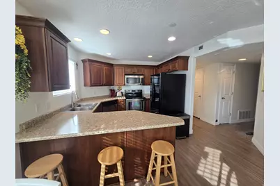 116 E Resaca Dr #F4, Sandy, UT 84070 - Photo 3