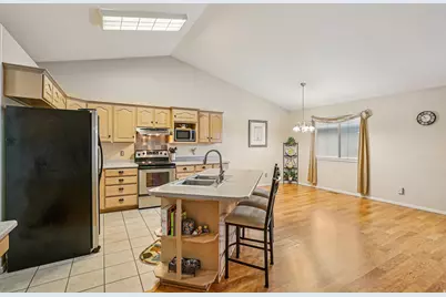 1528 W Turtle Dove Ln, West Jordan, UT 84088 - Photo 5