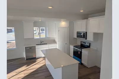 781 N Pheasantbrook Dr, Centerville, UT 84014 - Photo 3