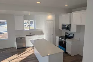 781 N Pheasantbrook Dr, Centerville, UT 84014 - Photo 3