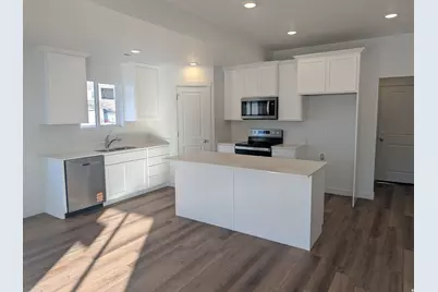 781 N Pheasantbrook Dr, Centerville, UT 84014 - Photo 9