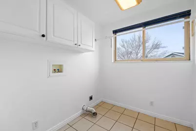 1139 E Hidden Valley Dr, Sandy, UT 84094 - Photo 13