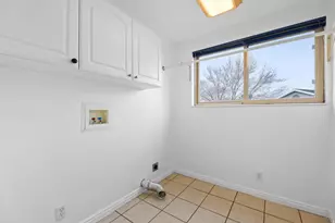 1139 E Hidden Valley Dr, Sandy, UT 84094 - Photo 13