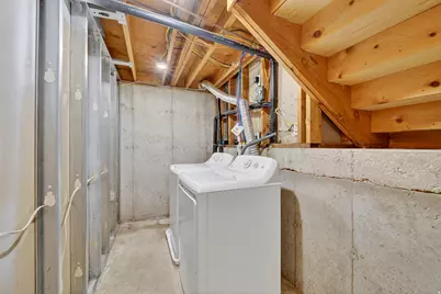 409 E 10185 S, Sandy, UT 84070 - Photo 23