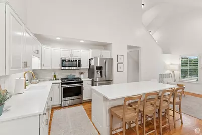 5037 S Cotton Tree Ln, Holladay, UT 84117 - Photo 5