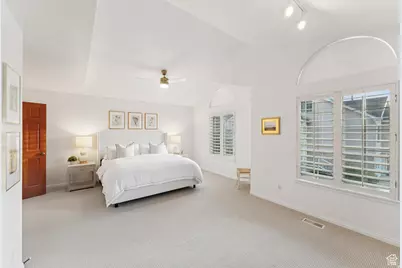 5037 S Cotton Tree Ln, Holladay, UT 84117 - Photo 9