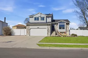 2384 W Frontier St, Riverton, UT 84065 - Photo 3