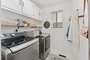 6877 Pine View Cir, Salt Lake City, UT 84121 - Photo 17