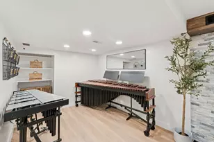 6877 Pine View Cir, Salt Lake City, UT 84121 - Photo 23