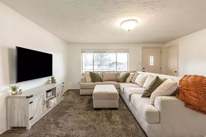 1027 E 200 N, Springville, UT 84663 - Photo 3