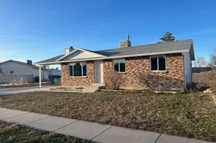 5332 Crocket Dr, Kearns, UT 84118 - Photo 3