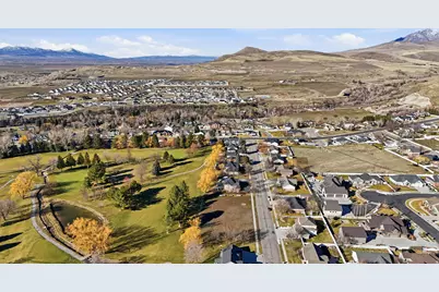 139 Fairway Dr, Smithfield, UT 84335 - Photo 5