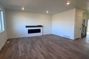 964 W Motor Vu Dr, Riverdale, UT 84405 - Photo 3