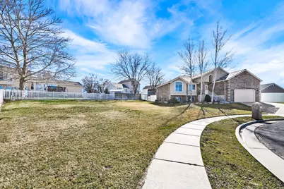 2953 W 4650 S, Roy, UT 84067 - Photo 3